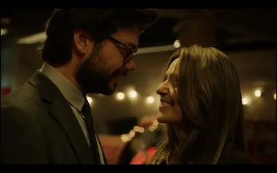 Comment l'inspectrice devine-t-elle que Salva est le complice des braqueurs ?