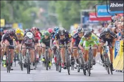 Quel célèbre coureur cycliste français était surnommé "l'éternel second" ?