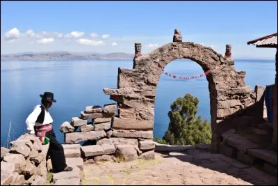 Sur quel lac l'île Taquile se situe-elle ?