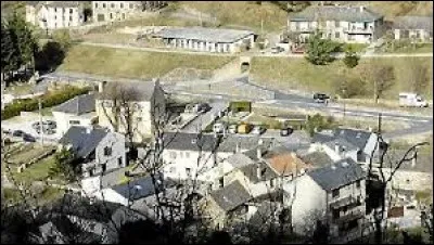 Ancienne commune Lozérienne, dans la vallée du Miment, La Salle-Prunet se situe dans l'ancienne région ...