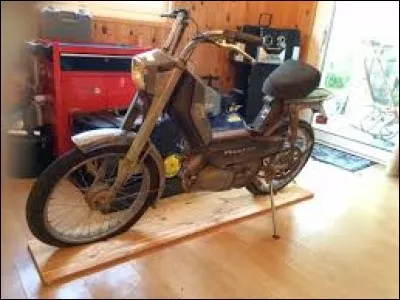 Le c&eacute;l&egrave;bre diamant de la couronne britannique, le Koh-i-Noor, fait combien de carats ?