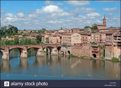 Quelle est la préfecture du département ayant pour numéro 81 ?