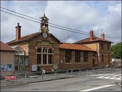 Nous sommes en Île-de-France, à Orly-sur-Morin. Village de la Brie, dans la vallée du Petit Morin, il se situe dans le département ...