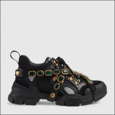 Quelle est la marque de ces souliers ?