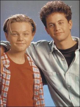 (Quoi de neuf docteur ?) Quel acteur clbre a fait ses dbuts dans cette srie ?