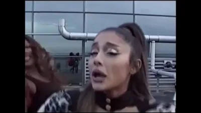 Avec qui chante-t-elle sur Monopoly ?