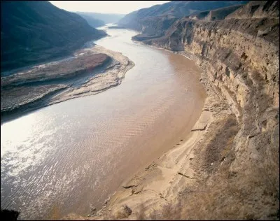 Le Huang He est mieux connu sous le nom de...