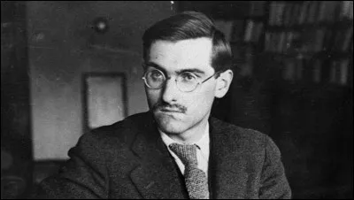 Jean Anouilh était un écrivain et ____ français, né le 23 juin 1910 à Bordeaux.