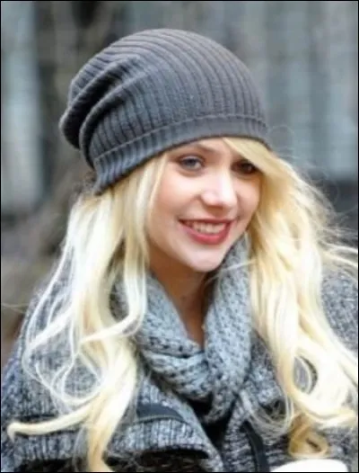 Comment s'appelle la sur de Dan ?