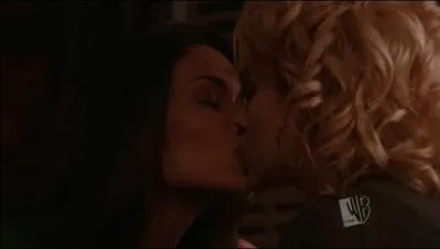 Dans la saison 2, qui est homosexuelle ?