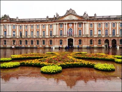 Toujours en France, vous n'aurez aucun mal &agrave; reconna&icirc;tre cette place et cette ville ?