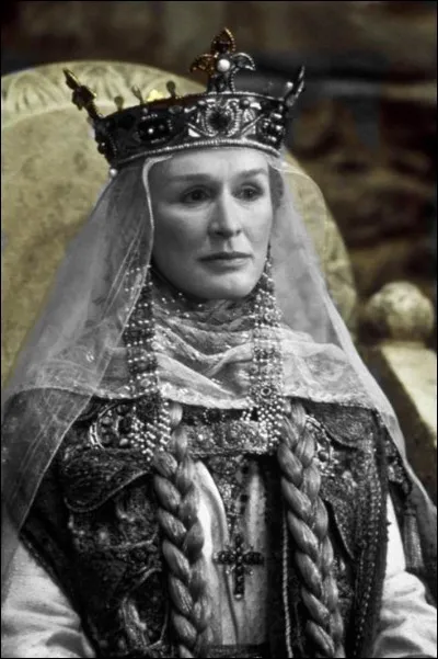 Dans la pièce de Shakespeare, quel est le prénom de la mère indigne d'Hamlet ?