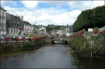 Pour finir, je vous emmène en Bretagne à la découverte de Quimperlé. Ville à la confluence de l'Isole et de l'Ellé, qui donne naissance à la Laïta, elle se situe dans le département ...