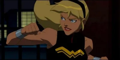 Avec qui Wonder Girl va-t-elle sortir ?