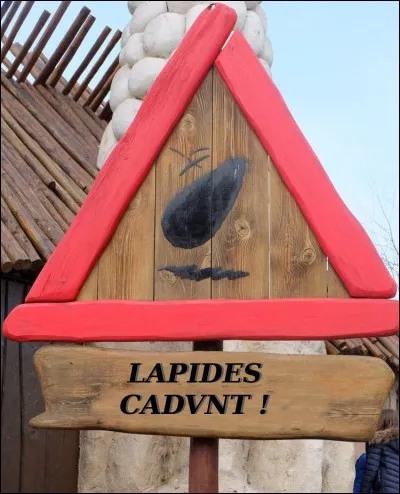 Voici un panneau que l'on peut rencontrer souvent en Gaule et même en plaine ! Quel est-il ?