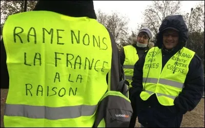 Savez-vous quoi qui n'y a, y a un bois, le plus joli des bois, petit bois ...