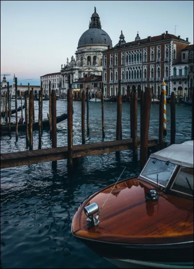 Quel est le nom de la Basilique de Venise ?