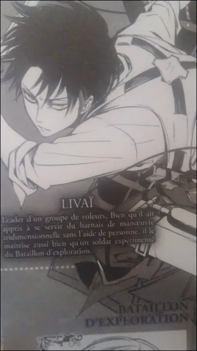 De quelle couleur était le chandail de sa mère ?