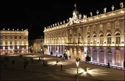 Si vous ne connaissez pas la place Stanislas, à Nancy, elle est à voir ! Qui donc fut ce Stanislas ?