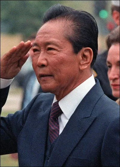 Quel pays dictateur, Ferdinand Marcos a-t-il &eacute;t&eacute; contraint de fuir en 1986 ?