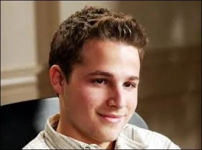 Comment se prénomme le fils des Van de Kamp ?