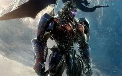 Contre qui Optimus Prime se bat-il sur une plateforme sortant de l'eau dans le dernier épisode de "Transformers" ?