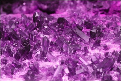 A quoi correspond la pierre violette ? C'est ...