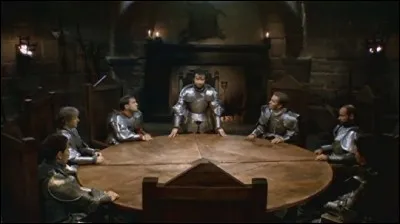 Tout au long de la série et sans compter les épisodes pilotes , combien de femmes a-t-on pu voir siéger à la Table ronde ?