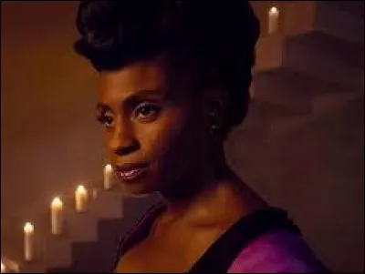 Quel événement vient bouleverser la vie du jeune couple à part l'attaque de la colonie ?