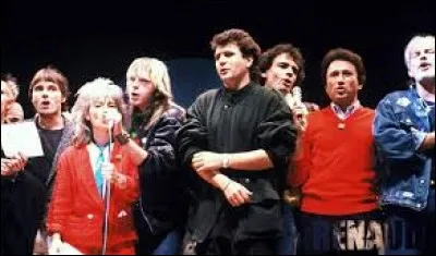 Pour venir en aide à quel pays Renaud et les Chanteurs sans frontières ont-ils chanté une chanson au titre éponyme ?