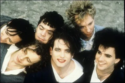 The Cure chante ''In Between Days''. Quel jour se trouve entre Tuesday et Thursday ?