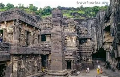 Ces magnifiques grottes du centre de l'Inde sont :