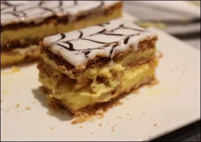 Quelle pâte entre dans la composition de ce gâteau dont je ne vous donnerai toujours pas l'orthographe ?