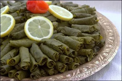 Voici ces mêmes feuilles farcies à la grecque, quel est leur nom dans la cuisine orientale ?