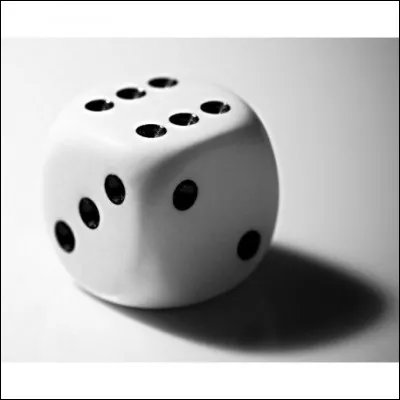 Si on prend un dé et que l'on additionne ses 2 faces opposées sur chacune des faces on obtient 8.