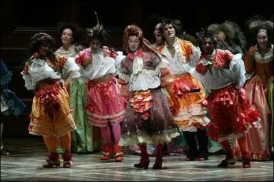 Qui interprte 'le Roi Soleil' dans le spectacle mis en scne par Kamel Ouali ?