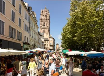 Quel est le nom de la préfecture du département dont le numéro est 12 ?