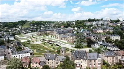 Quelle est la préfecture du département numéroté 76 ?