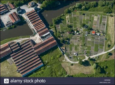 La préfecture du département numéroté 54 est...