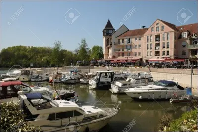 Quelle est la préfecture du département numéroté 95 ?