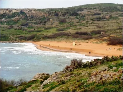 Voici la baie de Ramla, au nord de Gozo. C'est là qu'Homère situe l'un des épisodes majeurs de l'Odyssée, contant le retour d'Ulysse vers Ithaque après la guerre de Troie. Que s'y passa-t-il selon la légende ?