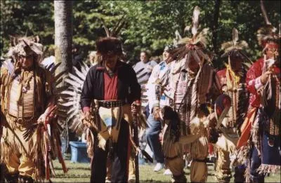 Quel nom donne-t-on  un rassemblement d'indiens ?