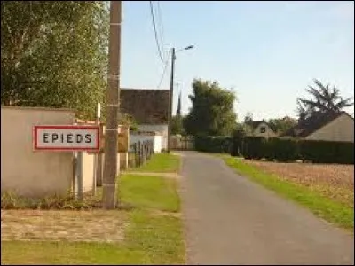Nous sommes dans l'Eure à l'entrée d'Épieds. C'est une commune située dans l'ancienne région ...