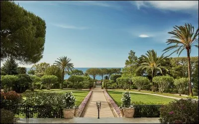 Le Br&eacute;sil a une fronti&egrave;re commune avec la France.