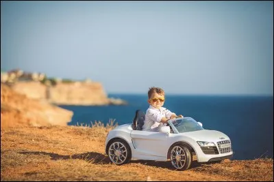 Quel pilote automobile a remport&eacute; trois fois le championnat du monde de Formule 1 ?