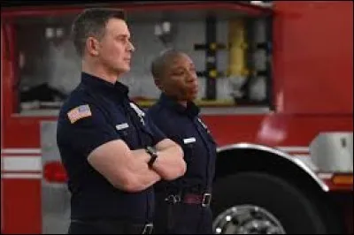 Dans quelle célèbre série à succès retrouve-t-on deux des actrices qui interprètent les rôles principaux ?