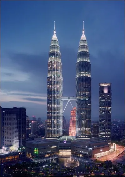 Dans quel pays se trouvent ces 2 tours ?