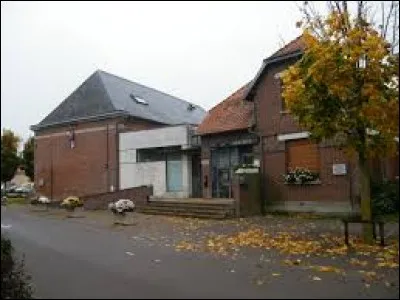 Nous partons dans les Hauts-de-France, &agrave; Hangest-en-Santerre. Commune de l'arrondissement de Montdidier, elle se situe dans le d&eacute;partement ...