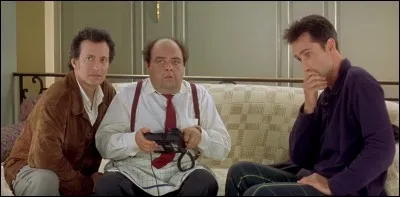 Dans "Le D&icirc;ner de con", qui, Fran&ccedil;ois Pignon appelle-t-il au lieu de contacter le professeur Sorbier ?