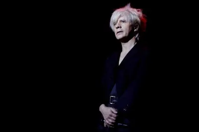 Depuis combien de temps que Nicolas a-t-il les cheveux blonds ?